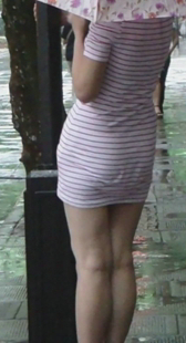 短裙小妹还搞自拍