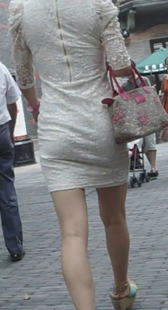 性感超短白裙小少妇