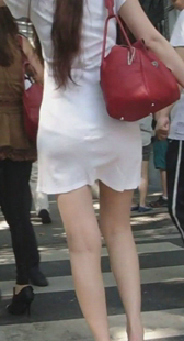 街拍超短裙OL少妇