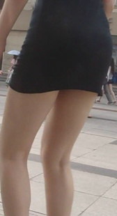 长时间跟拍超短裙白皙大腿