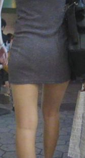 灰色超短裙长腿性感少妇
