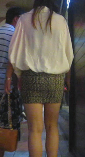 街拍超短包臀小少妇