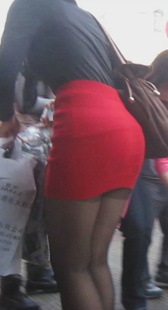 黑丝高跟红裙OL紧身小少妇