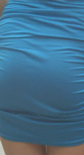 街拍性感长腿包臀美少妇