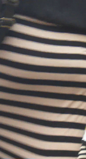 街拍条纹包裙小少妇