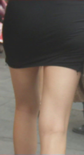 超短裙紧贴着屁股好性感