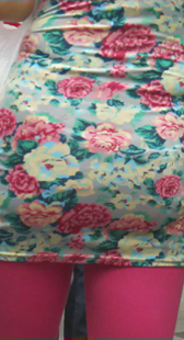 花裙少妇如此丰满