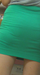 超短裙美女内痕清晰