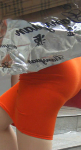 街拍极品包臀OL内痕超紧