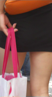 超短裙包臀雪白大腿