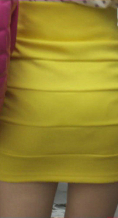 街拍紧身包臀小少妇内痕清晰