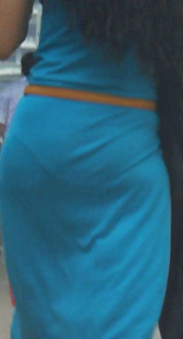 蓝裙小少妇走路好会扭