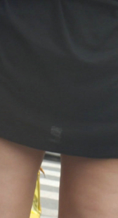 黑裙性感美腿少妇