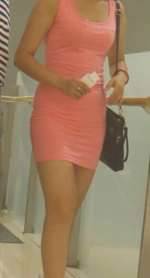 商场粉裙小少妇