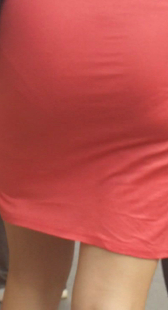 红色包臀短裙小少妇