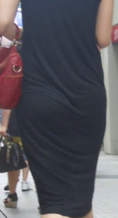 黑色长裙贴身少妇