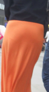 橙色长裙包臀少妇