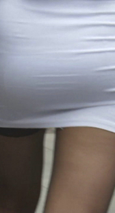 商场黑丝包臀少妇