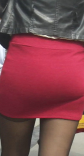 紧身红群黑丝宽臀OL