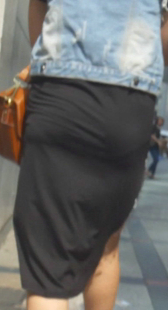 贴身长腿小少妇