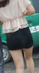 黑裙长腿成熟小少妇