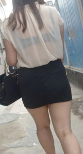 紧身包臀性感黑bra