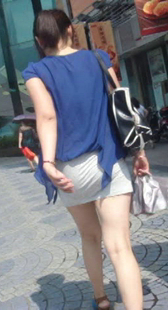 性感白裙长腿美少妇