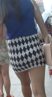 高跟短裙长腿少妇