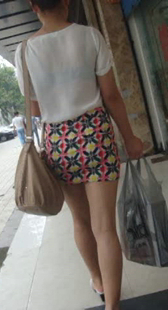 街拍包臀透明上身性感黑罩