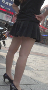 街拍高跟美腿小妹