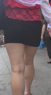 黑色包臀大屁股少妇