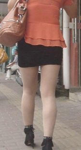 高跟短裙肉丝少妇