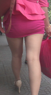 性感粉裙包臀大屁股少妇