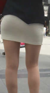 细腰包臀白裙少妇