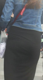 长裙少妇走路内痕紧