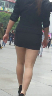 细腰宽臀制服少妇