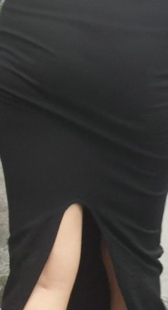 发叉包臀黑裙少妇