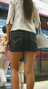 性感少妇超短裙长腿