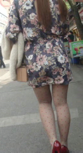 包臀黑丝小高跟