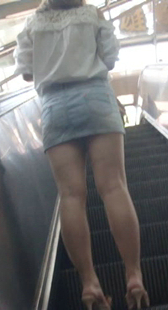 超短裙上电梯真性感