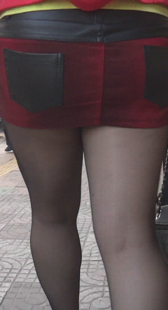 黑丝超短裙小妹