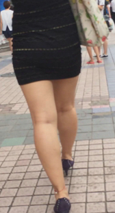 黑裙小少妇超会扭