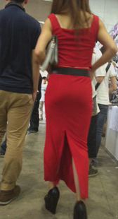 长裙贴臀紧身少女