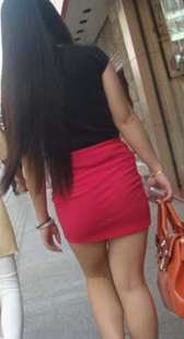 红裙小少妇这么会扭