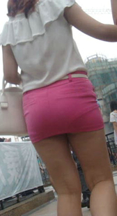 超短粉裙小少妇