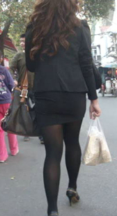 黑丝包臀小少妇视频