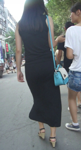 高跟黑色长裙小少妇