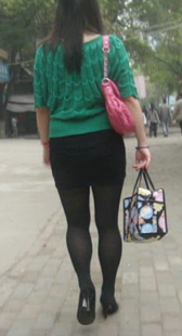 细高跟黑丝包臀少妇