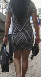 超短裙翘臀少妇