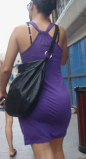 大屁股蓝裙小少妇